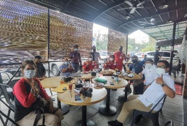 Suasana silaturahmi pengurus PWI Riau dengan Kepala SKK Migas Wilayah Sumbagut, Rikky Rahmat Firdaus, Rabu (9/6/2021). (istimewa)