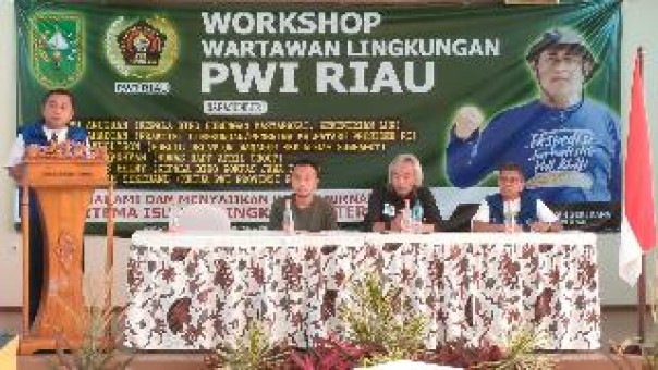 Ketua Dewan Penasehat PWI Riau, Khazzaini KS, Rabu (27/9/2023). (humaspwiriau)