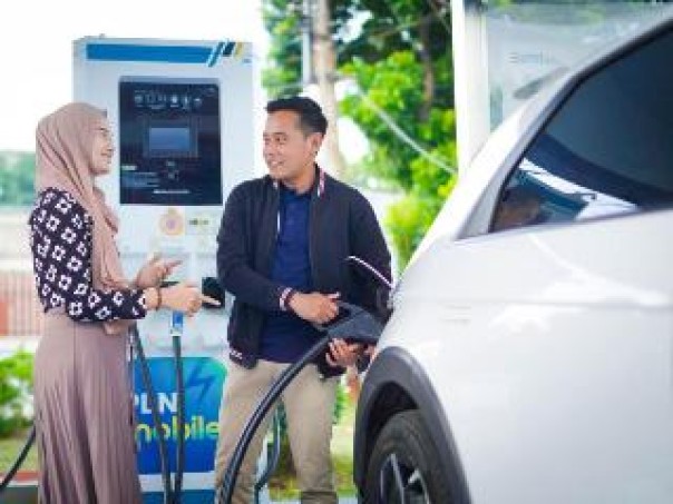 PLN Terus Genjot Penambahan Charging Station Kendaraan Listrik di Berbagai Daerah. (humaspln)