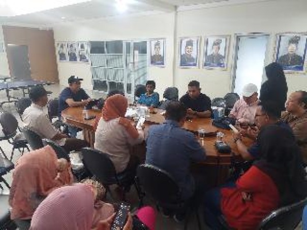 Rapat konsolidasi pengurus PWI Riau di Kantor PWI Riau Jalan Arifin Achmad, kemarin. (humaspwiriau)