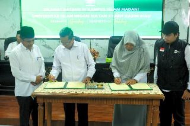 Suasana penandatanganan MoU IZI Perwakilan Riau dengan UIN Suska di Ruang Aula Senat Gedung Rektorat Universitas Islam Negeri  Sultan Syarif Kasim Riau. (humasiziriau)