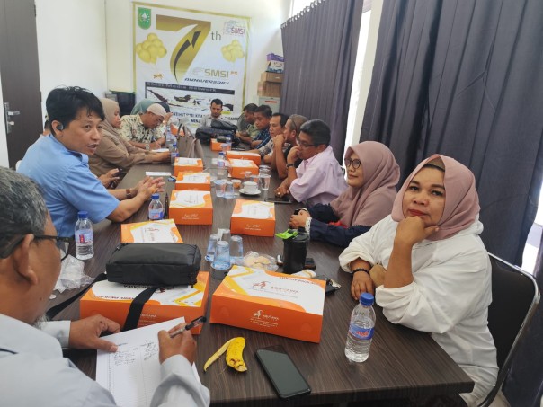 Rapat pelaksanaan Musprov SMSI Riau, Jumat (14/9/2024) di Sekretariat SMSI Riau Jalan Sumatera Pekanbaru. (humassmsiriau)