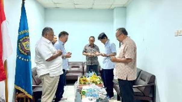 Syukuran menempati kantor baru sementara PWI Pusat, Senin (28/10/2024) di Jakarta. (istimewa)